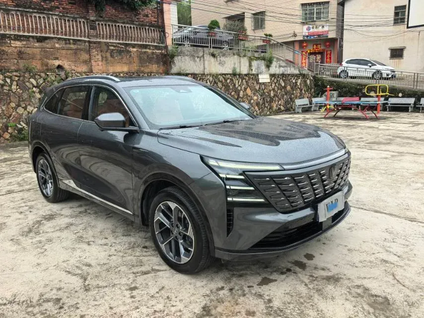 2025 ChangAn CS75 Plus 1.5T 192HP L4 8AT,autocango,china used car exporter,china ev exporter,chinese used car exporter,chinese used ev exporter