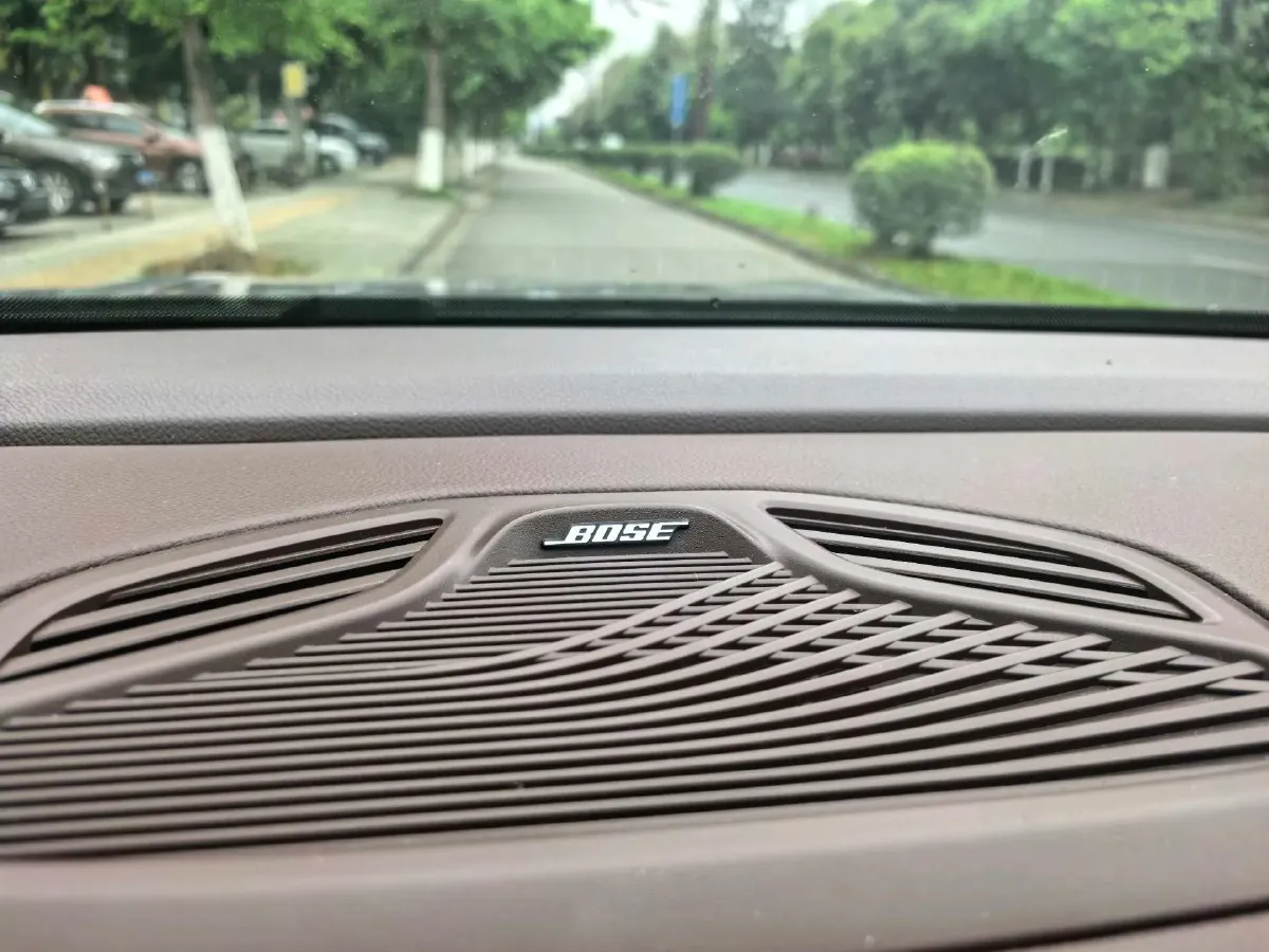 2021 Geely Monjaro 2.0T 218HP L4 7DCT,autocango,china used car exporter,china ev exporter,chinese used car exporter,chinese used ev exporter