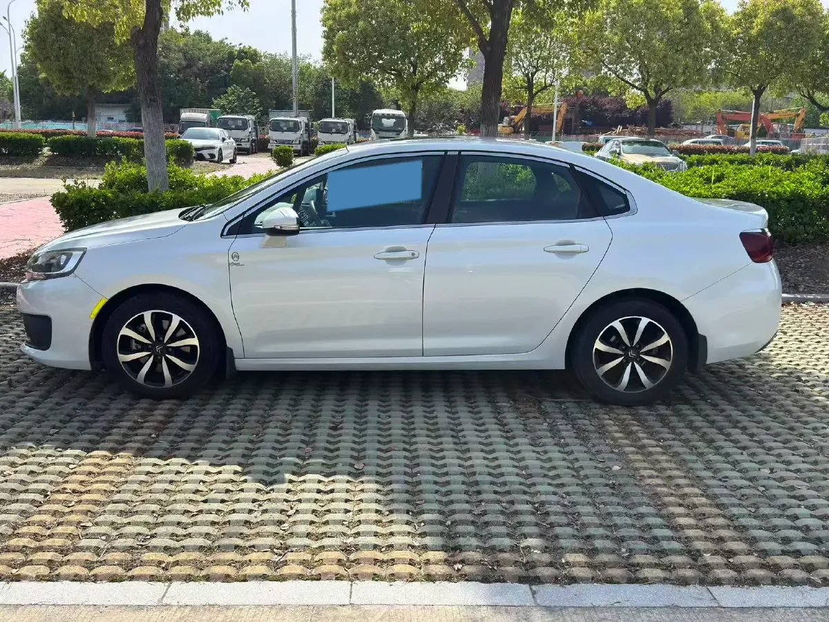 2018 Citroen C4 C-Quatre 1.6L 117HP L4 5MT,autocango,china used car exporter,china ev exporter,chinese used car exporter,chinese used ev exporter