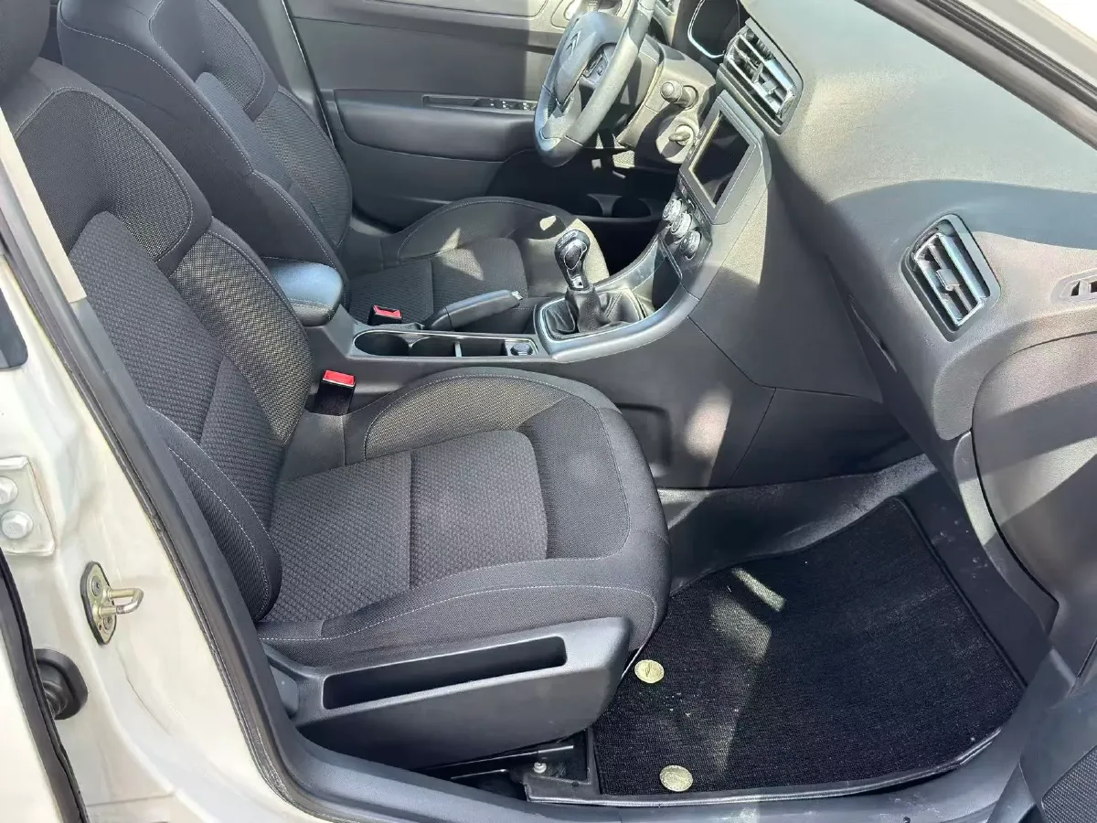 2018 Citroen C4 C-Quatre 1.6L 117HP L4 5MT,autocango,china used car exporter,china ev exporter,chinese used car exporter,chinese used ev exporter