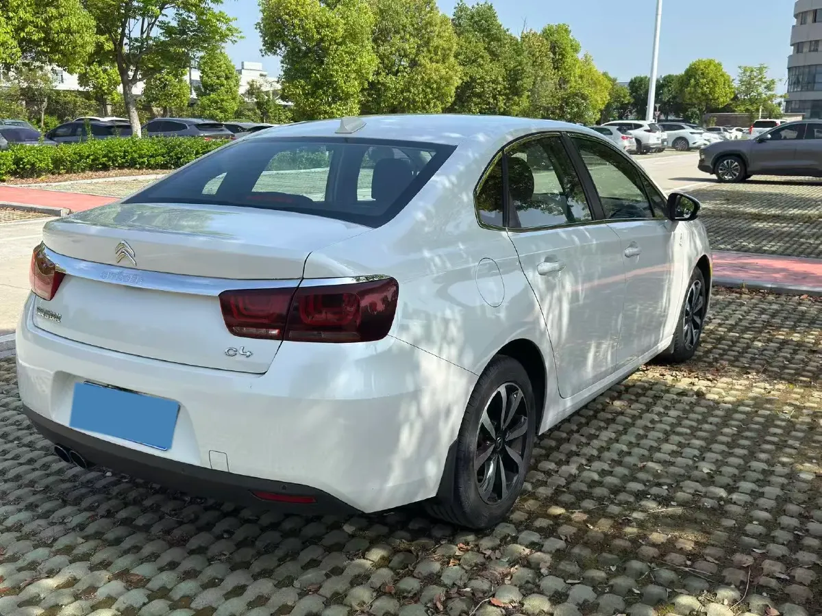 2018 Citroen C4 C-Quatre 1.6L 117HP L4 5MT,autocango,china used car exporter,china ev exporter,chinese used car exporter,chinese used ev exporter