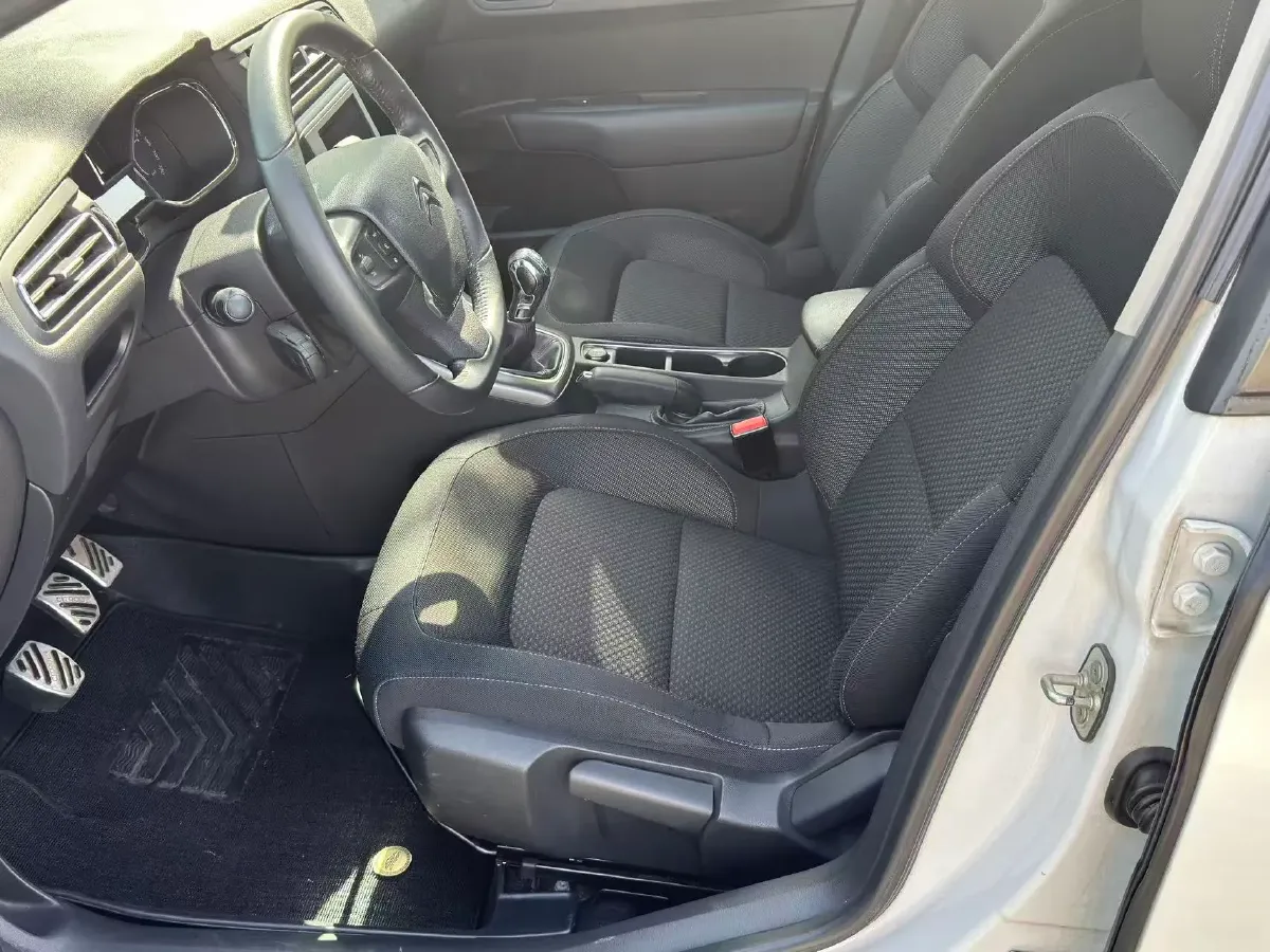 2018 Citroen C4 C-Quatre 1.6L 117HP L4 5MT,autocango,china used car exporter,china ev exporter,chinese used car exporter,chinese used ev exporter