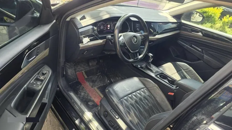 2019 Volvo V40 1.5T 152HP L4 6AT,autocango,china used car exporter,china ev exporter,chinese used car exporter,chinese used ev exporter