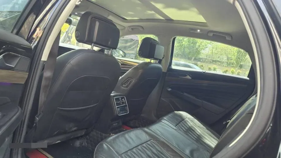 2019 Volvo V40 1.5T 152HP L4 6AT,autocango,china used car exporter,china ev exporter,chinese used car exporter,chinese used ev exporter