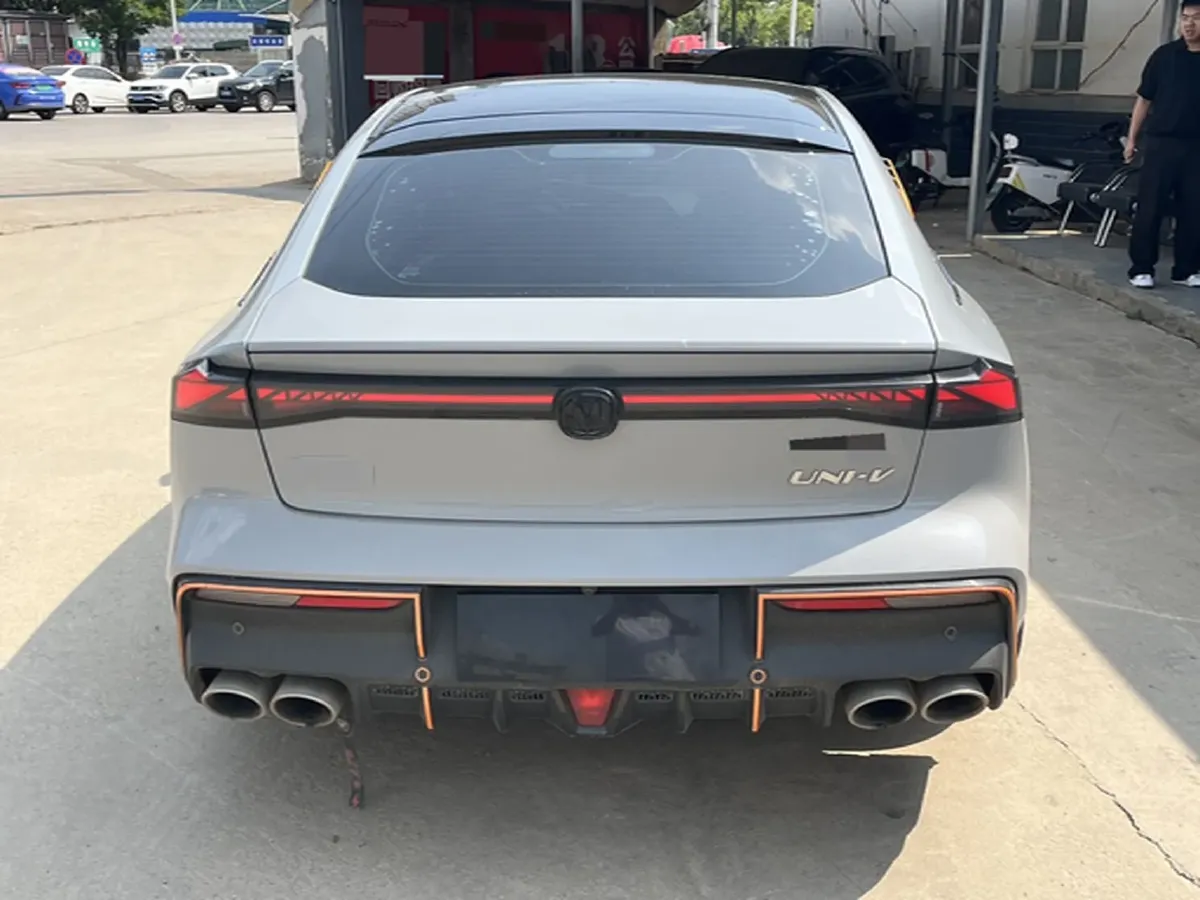 2023 ChangAn UNI-V 1.5T 188HP L4 7DCT,autocango,china used car exporter,china ev exporter,chinese used car exporter,chinese used ev exporter