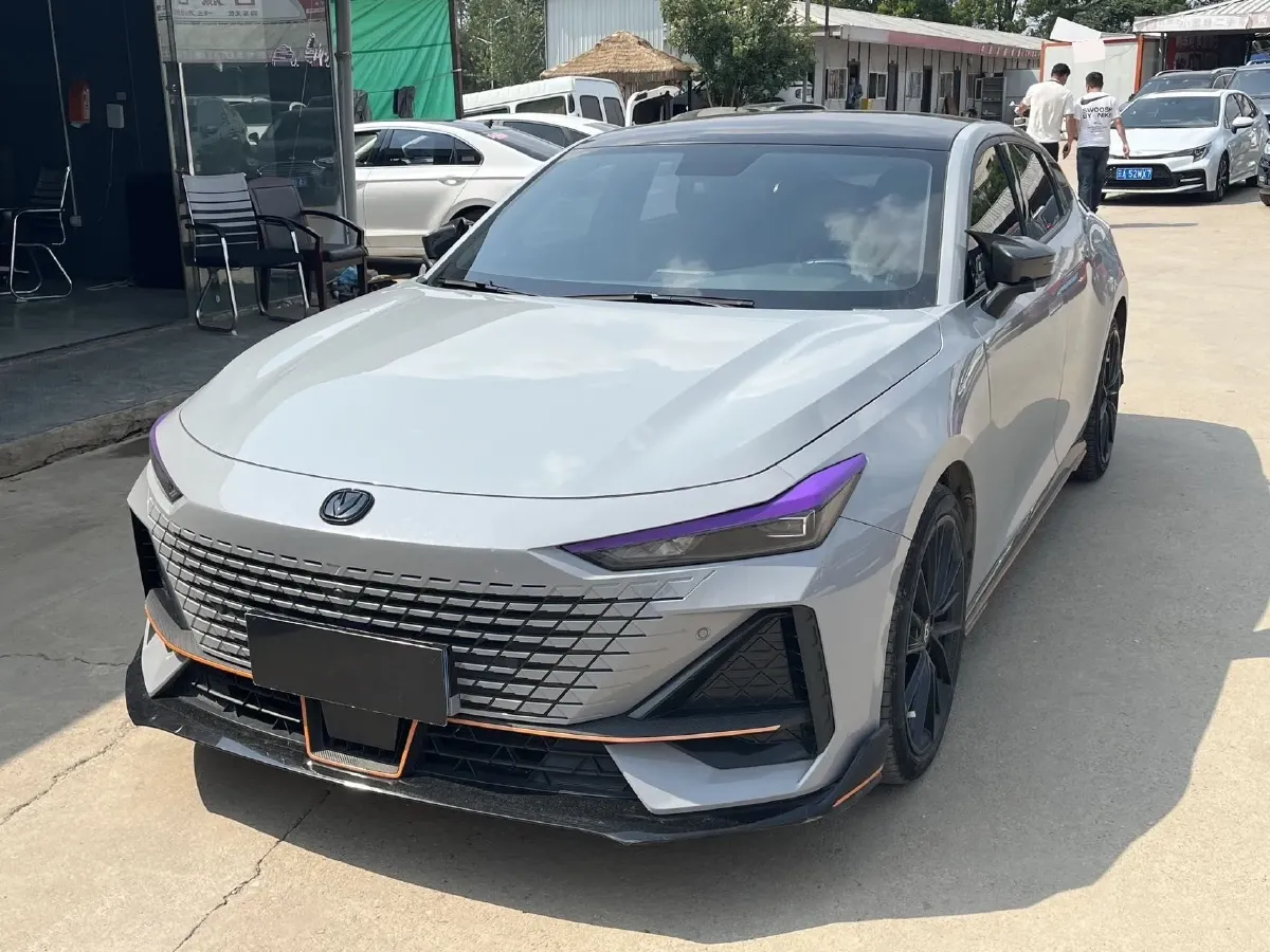 2023 ChangAn UNI-V 1.5T 188HP L4 7DCT,autocango,china used car exporter,china ev exporter,chinese used car exporter,chinese used ev exporter