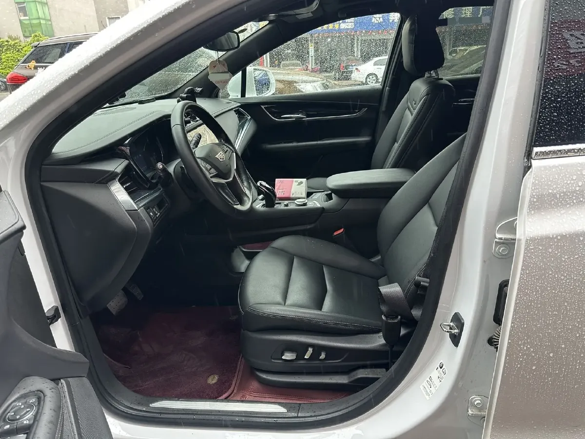 2023 Cadillac XT5 2.0T 237HP L4 9AT,autocango,china used car exporter,china ev exporter,chinese used car exporter,chinese used ev exporter