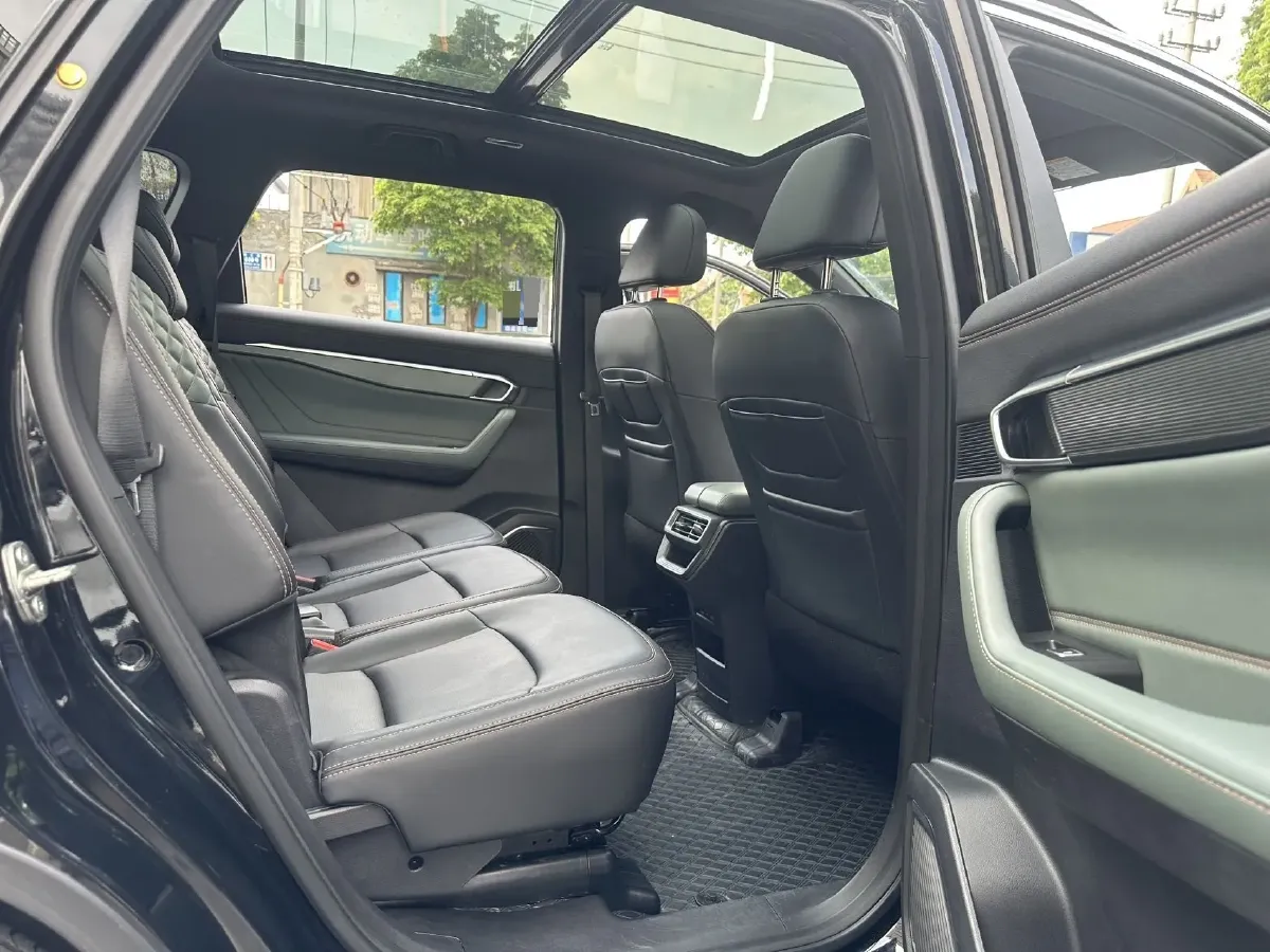 2023 Geely Okavango L 2.0T 218HP L4 7DCT,autocango,china used car exporter,china ev exporter,chinese used car exporter,chinese used ev exporter