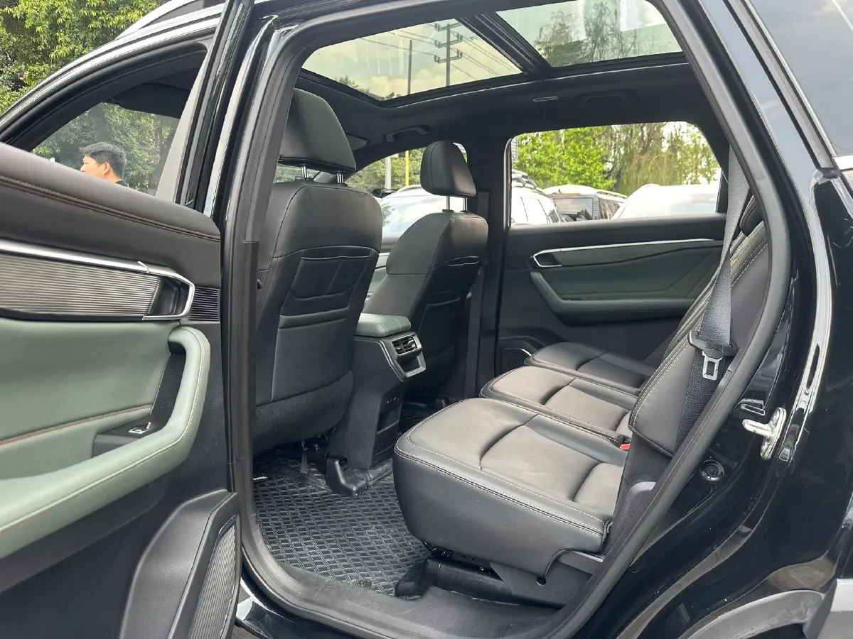 2023 Geely Okavango L 2.0T 218HP L4 7DCT,autocango,china used car exporter,china ev exporter,chinese used car exporter,chinese used ev exporter