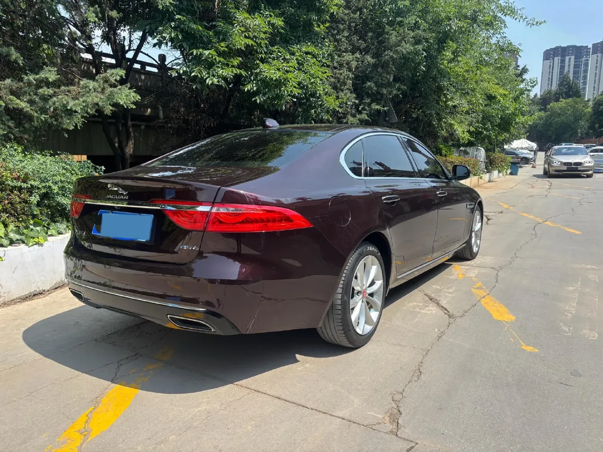 2018 Mercedes-Benz E Class 2.0T 184HP L4 9AT,autocango,china used car exporter,china ev exporter,chinese used car exporter,chinese used ev exporter