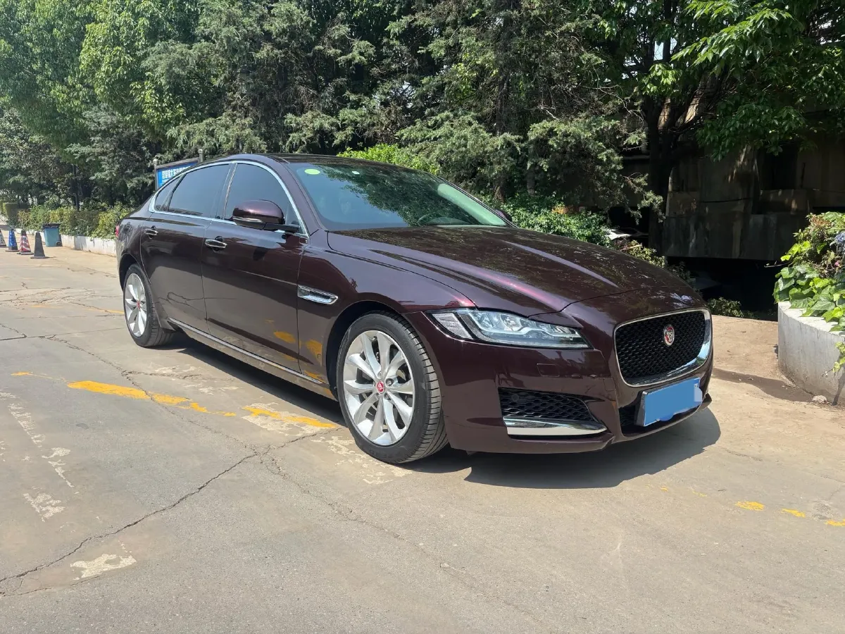 2018 Mercedes-Benz E Class 2.0T 184HP L4 9AT,autocango,china used car exporter,china ev exporter,chinese used car exporter,chinese used ev exporter