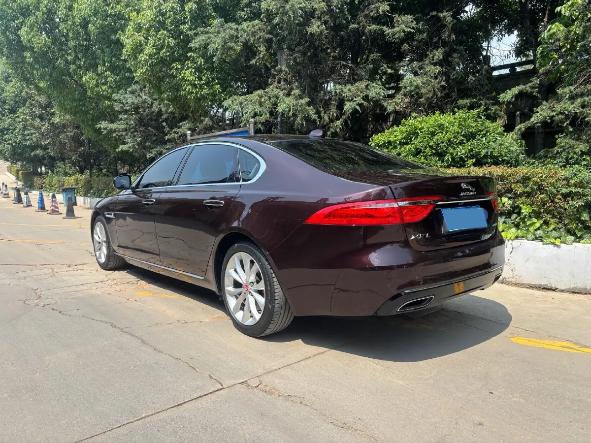 2018 Mercedes-Benz E Class 2.0T 184HP L4 9AT,autocango,china used car exporter,china ev exporter,chinese used car exporter,chinese used ev exporter