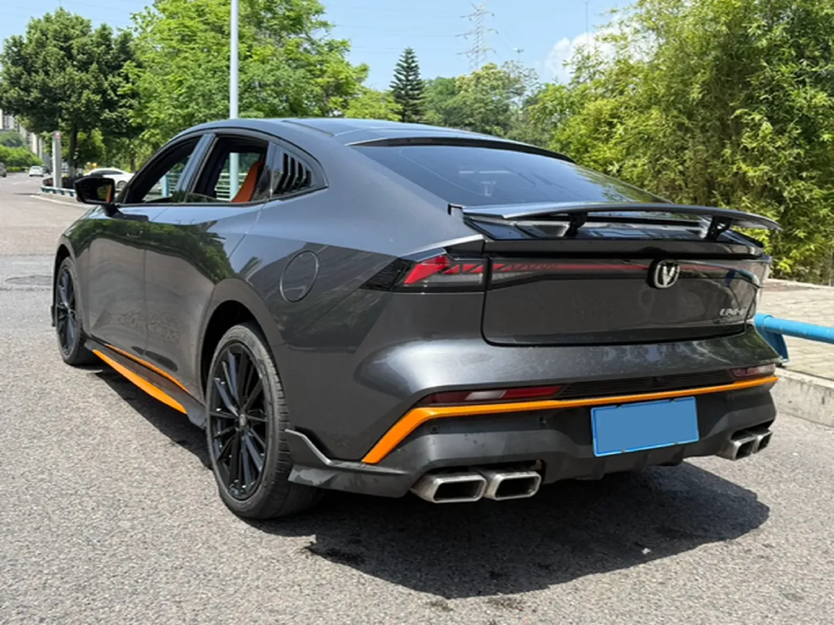 2024 ChangAn UNI-V 1.5T 188HP L4 7DCT,autocango,china used car exporter,china ev exporter,chinese used car exporter,chinese used ev exporter