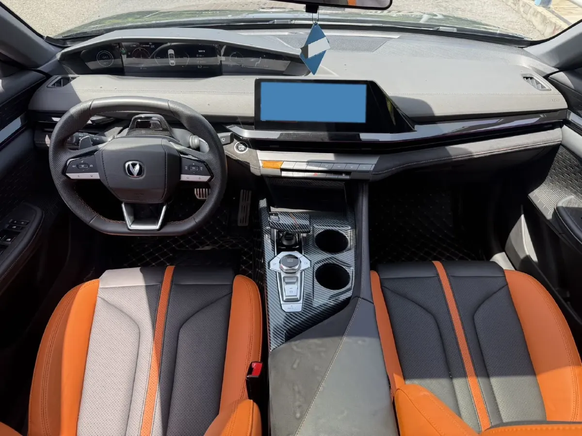 2024 ChangAn UNI-V 1.5T 188HP L4 7DCT,autocango,china used car exporter,china ev exporter,chinese used car exporter,chinese used ev exporter