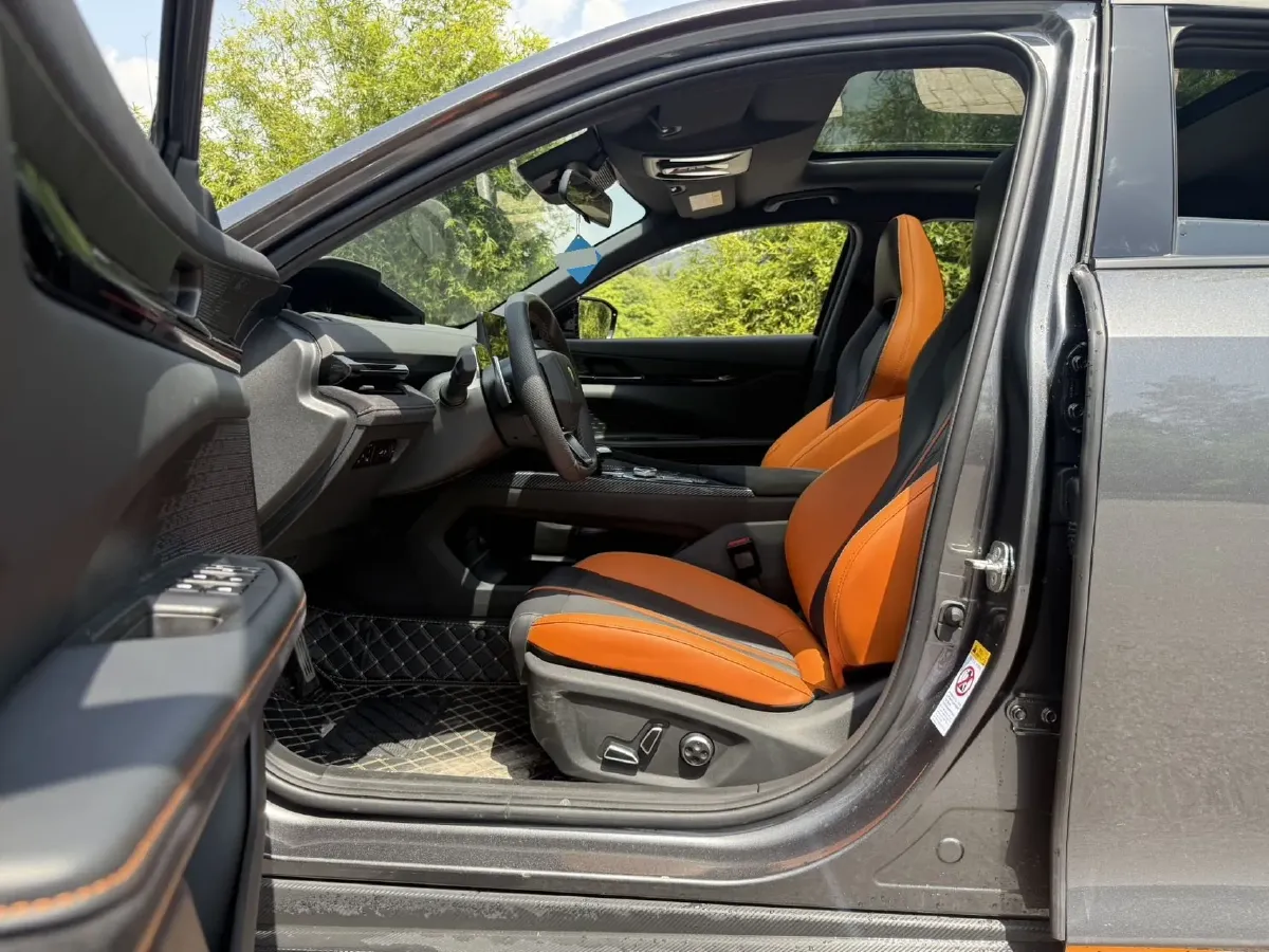 2024 ChangAn UNI-V 1.5T 188HP L4 7DCT,autocango,china used car exporter,china ev exporter,chinese used car exporter,chinese used ev exporter