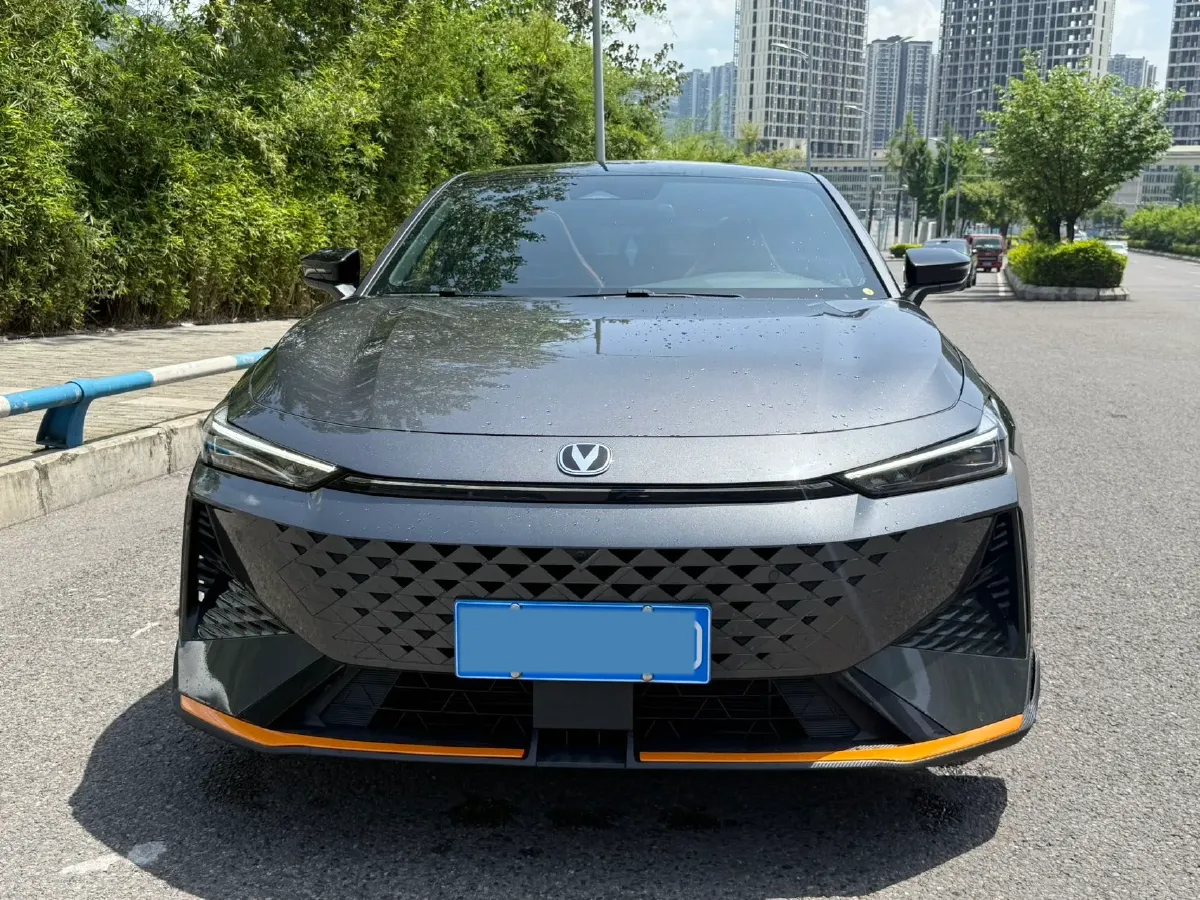 2024 ChangAn UNI-V 1.5T 188HP L4 7DCT,autocango,china used car exporter,china ev exporter,chinese used car exporter,chinese used ev exporter