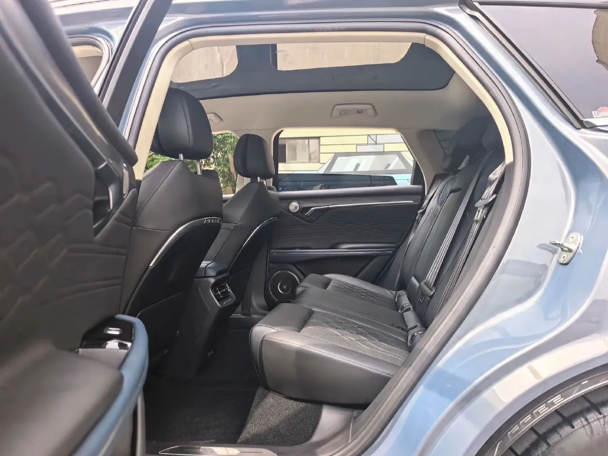 2021 Voyah FREE Range Extended 109HP REEV 33KWH,autocango,china used car exporter,china ev exporter,chinese used car exporter,chinese used ev exporter