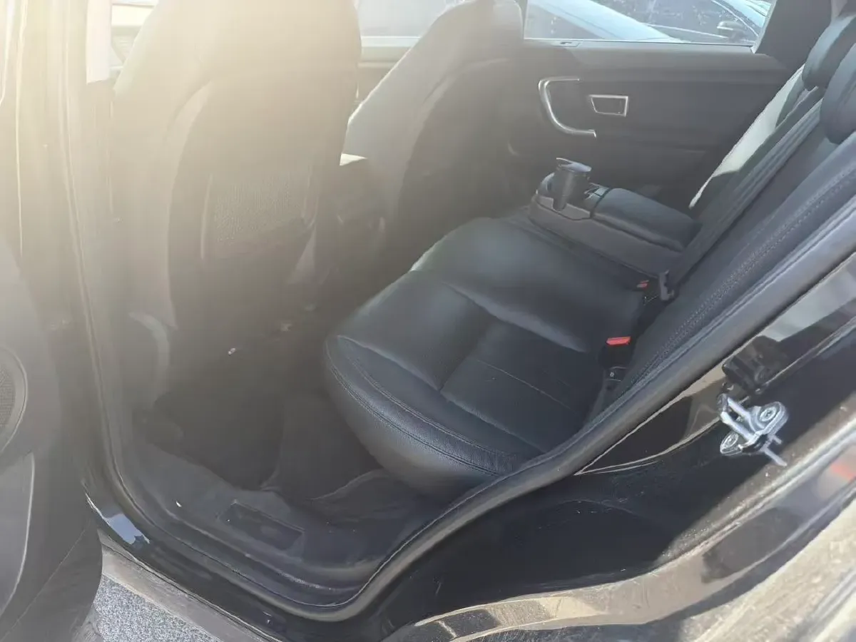 2019 Land Rover Discovery Sport 2.0T 241HP L4 9AT,autocango,china used car exporter,china ev exporter,chinese used car exporter,chinese used ev exporter