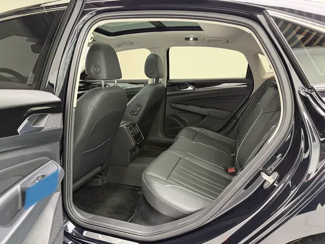 2023 Volkswagen Passat 2.0T 186HP L4 7DCT,autocango,china used car exporter,china ev exporter,chinese used car exporter,chinese used ev exporter