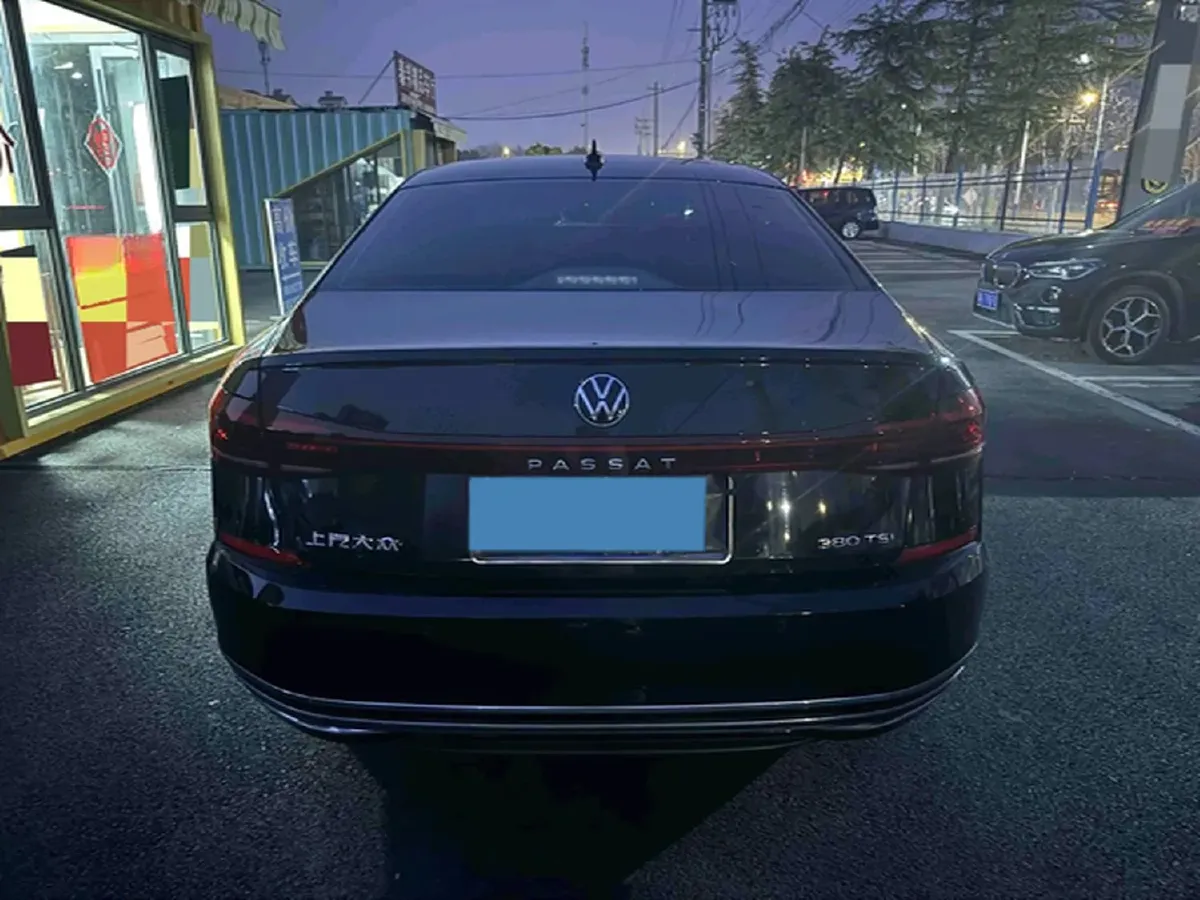 2025 Volkswagen Passat 2.0T 220HP L4 7DCT,autocango,china used car exporter,china ev exporter,chinese used car exporter,chinese used ev exporter