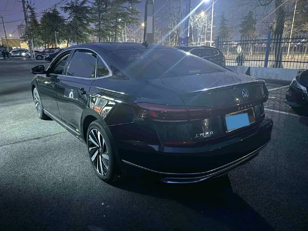 2025 Volkswagen Passat 2.0T 220HP L4 7DCT,autocango,china used car exporter,china ev exporter,chinese used car exporter,chinese used ev exporter