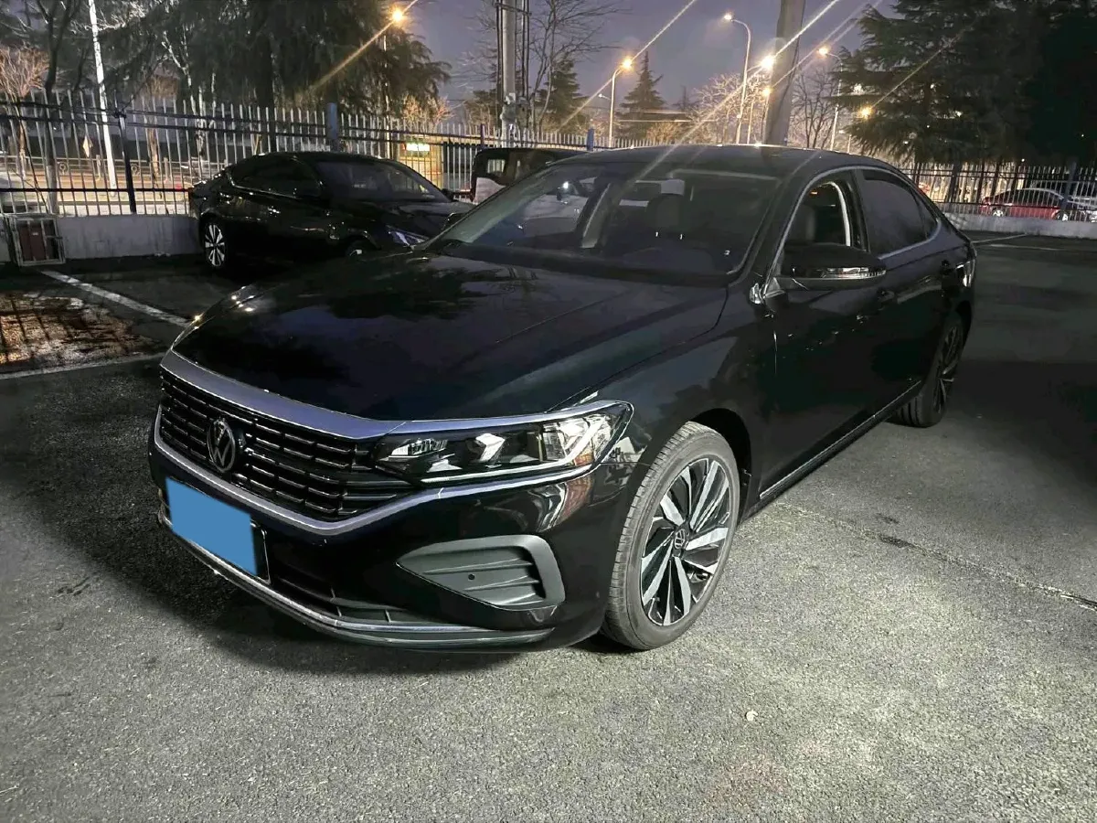 2025 Volkswagen Passat 2.0T 220HP L4 7DCT,autocango,china used car exporter,china ev exporter,chinese used car exporter,chinese used ev exporter