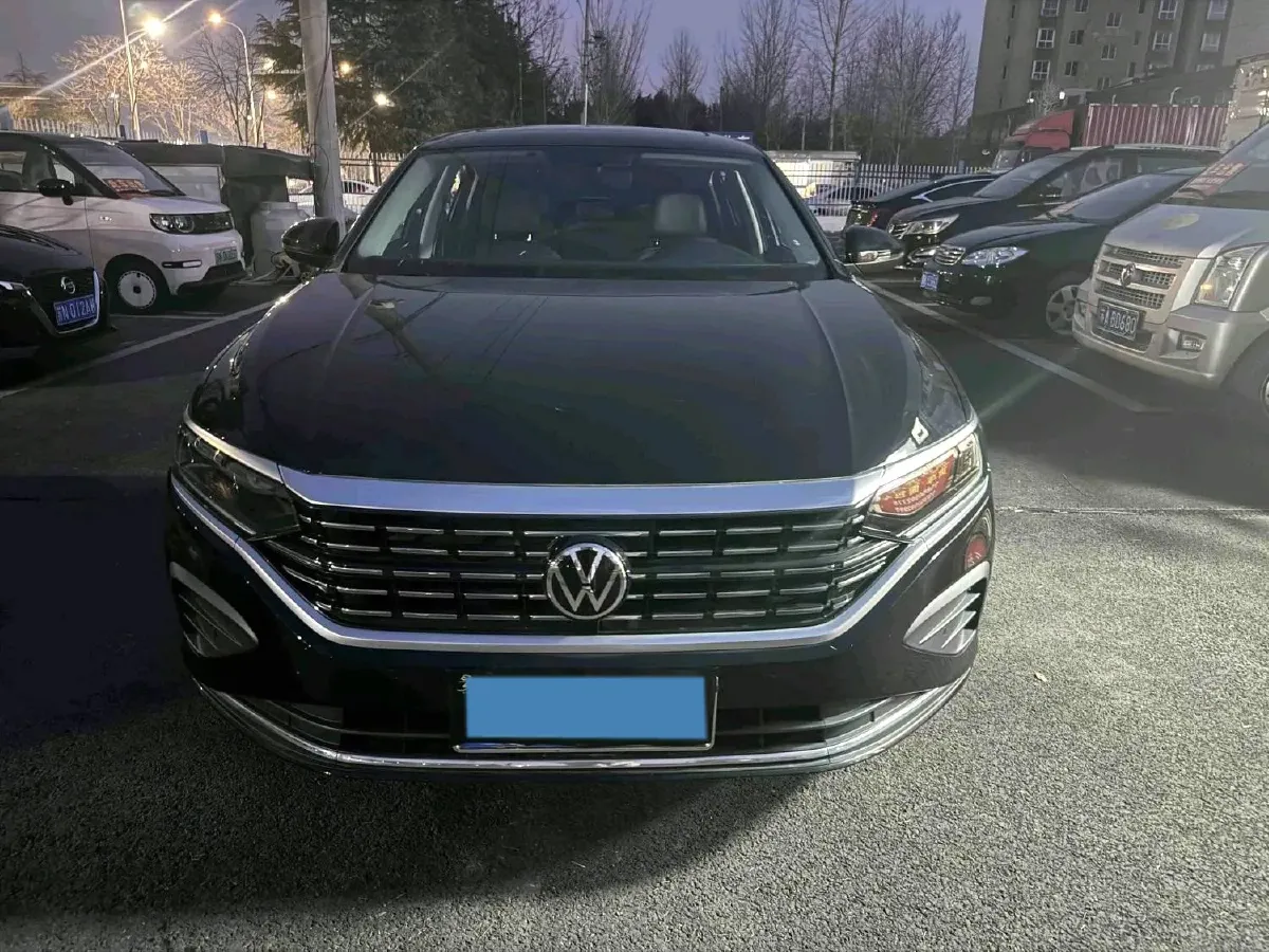 2025 Volkswagen Passat 2.0T 220HP L4 7DCT,autocango,china used car exporter,china ev exporter,chinese used car exporter,chinese used ev exporter