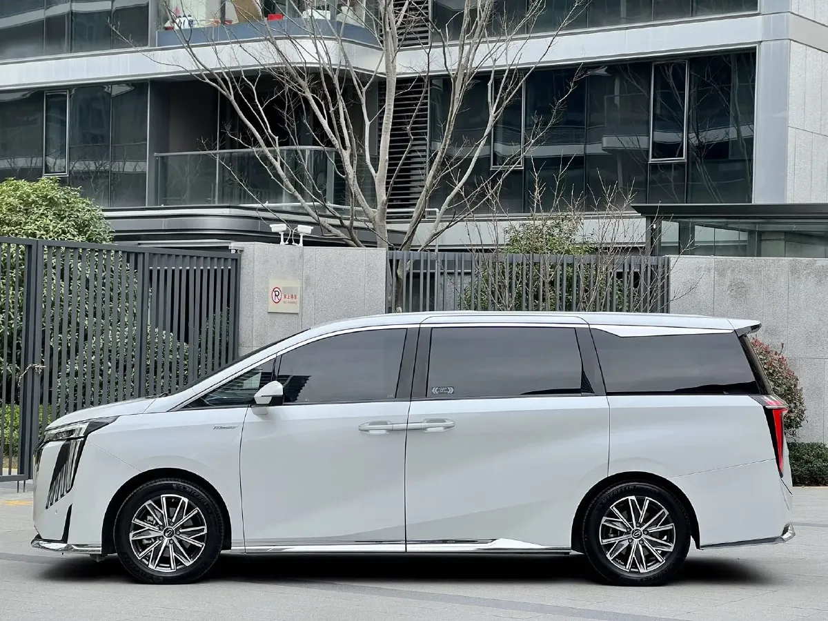 2023 GAC Trumpchi M8 2.0T 252HP L4 8AT,autocango,china used car exporter,china ev exporter,chinese used car exporter,chinese used ev exporter