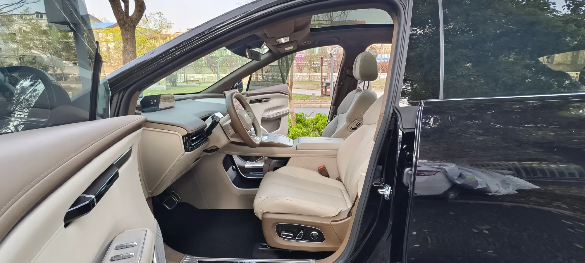 2023 HYPTEC HT BEV 80KWH,autocango,china used car exporter,china ev exporter,chinese used car exporter,chinese used ev exporter