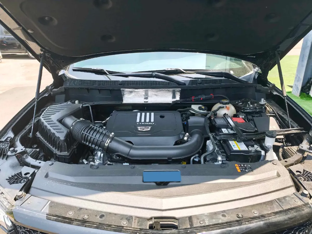2025 Cadillac XT6 2.0T 237HP L4 9AT,autocango,china used car exporter,china ev exporter,chinese used car exporter,chinese used ev exporter