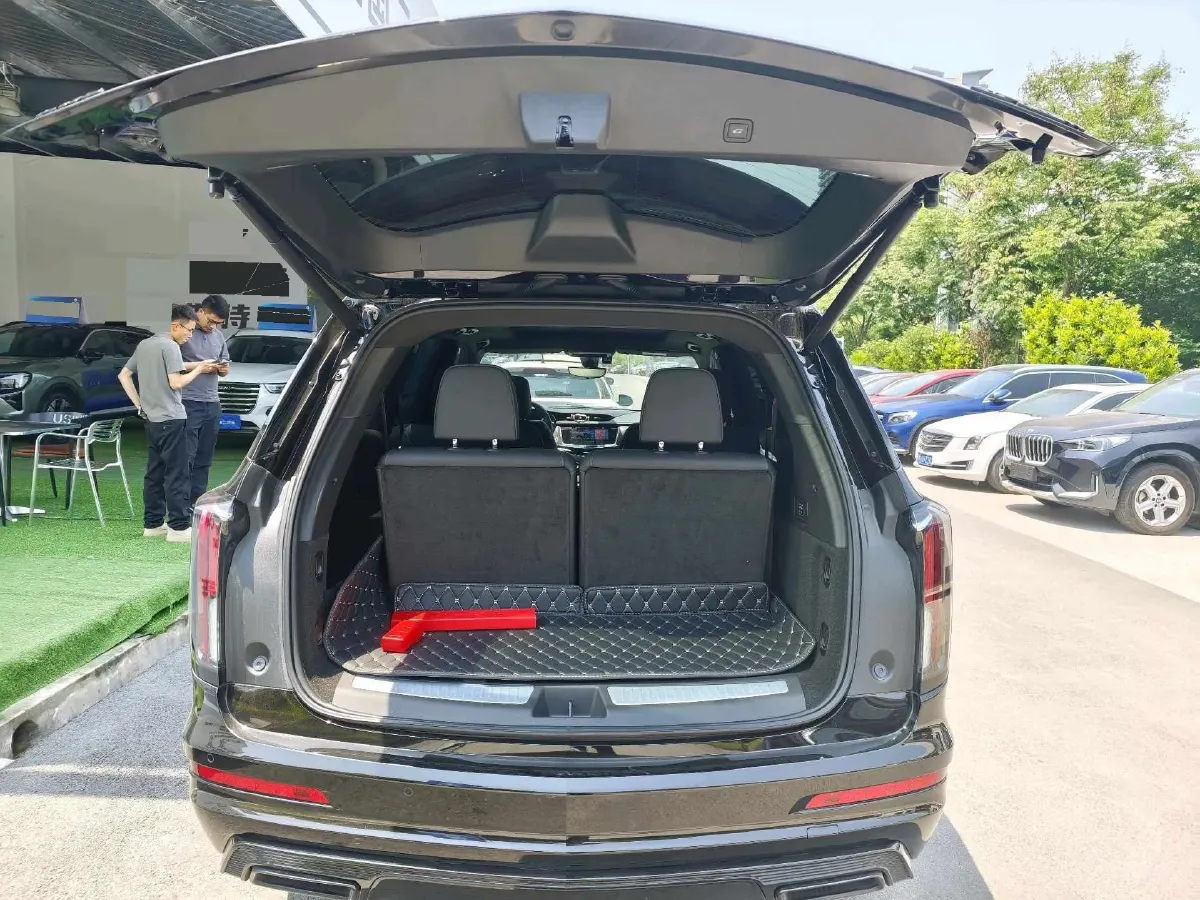 2025 Cadillac XT6 2.0T 237HP L4 9AT,autocango,china used car exporter,china ev exporter,chinese used car exporter,chinese used ev exporter