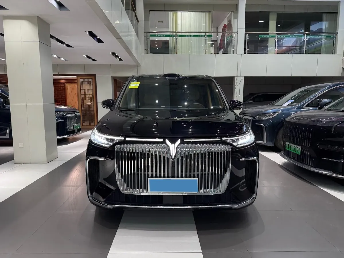 2025 Voyah Dream 1.5T 150HP L4 PHEV 41.7KWH,autocango,china used car exporter,china ev exporter,chinese used car exporter,chinese used ev exporter