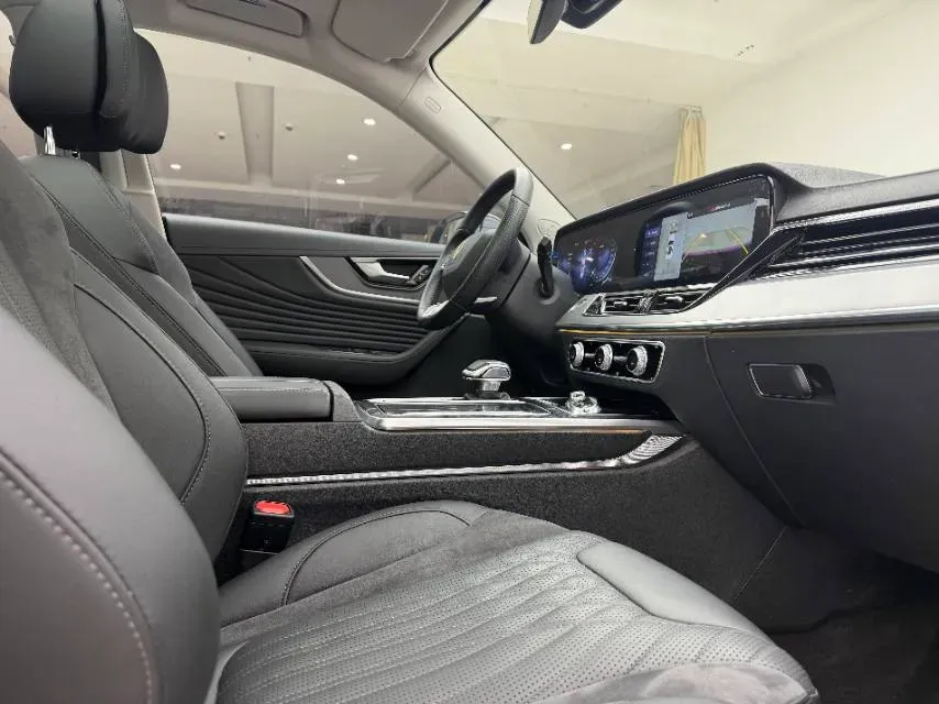 2023 HongQi HS5 2.0T 252HP L4 8AT,autocango,china used car exporter,china ev exporter,chinese used car exporter,chinese used ev exporter