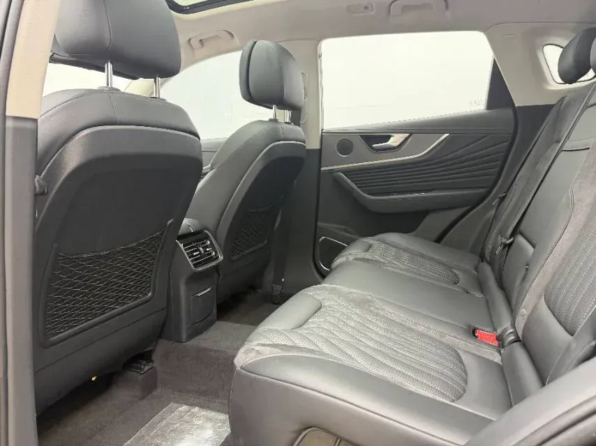 2023 HongQi HS5 2.0T 252HP L4 8AT,autocango,china used car exporter,china ev exporter,chinese used car exporter,chinese used ev exporter