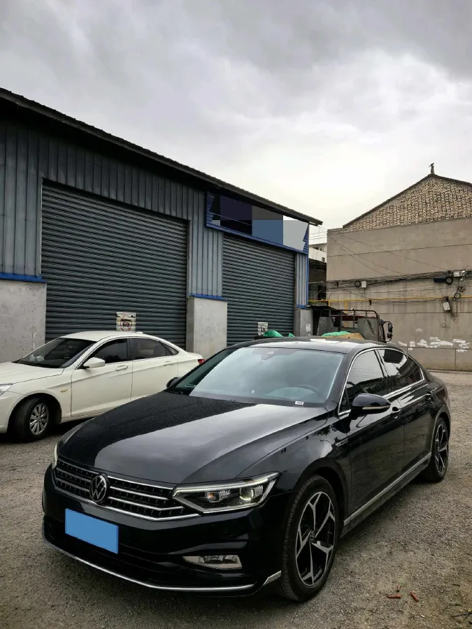 2024 Volkswagen Magotan 2.0T 186HP L4 7DCT,autocango,china used car exporter,china ev exporter,chinese used car exporter,chinese used ev exporter