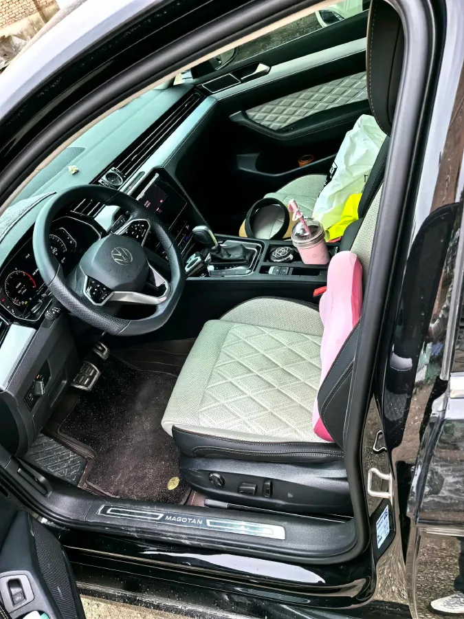 2024 Volkswagen Magotan 2.0T 186HP L4 7DCT,autocango,china used car exporter,china ev exporter,chinese used car exporter,chinese used ev exporter
