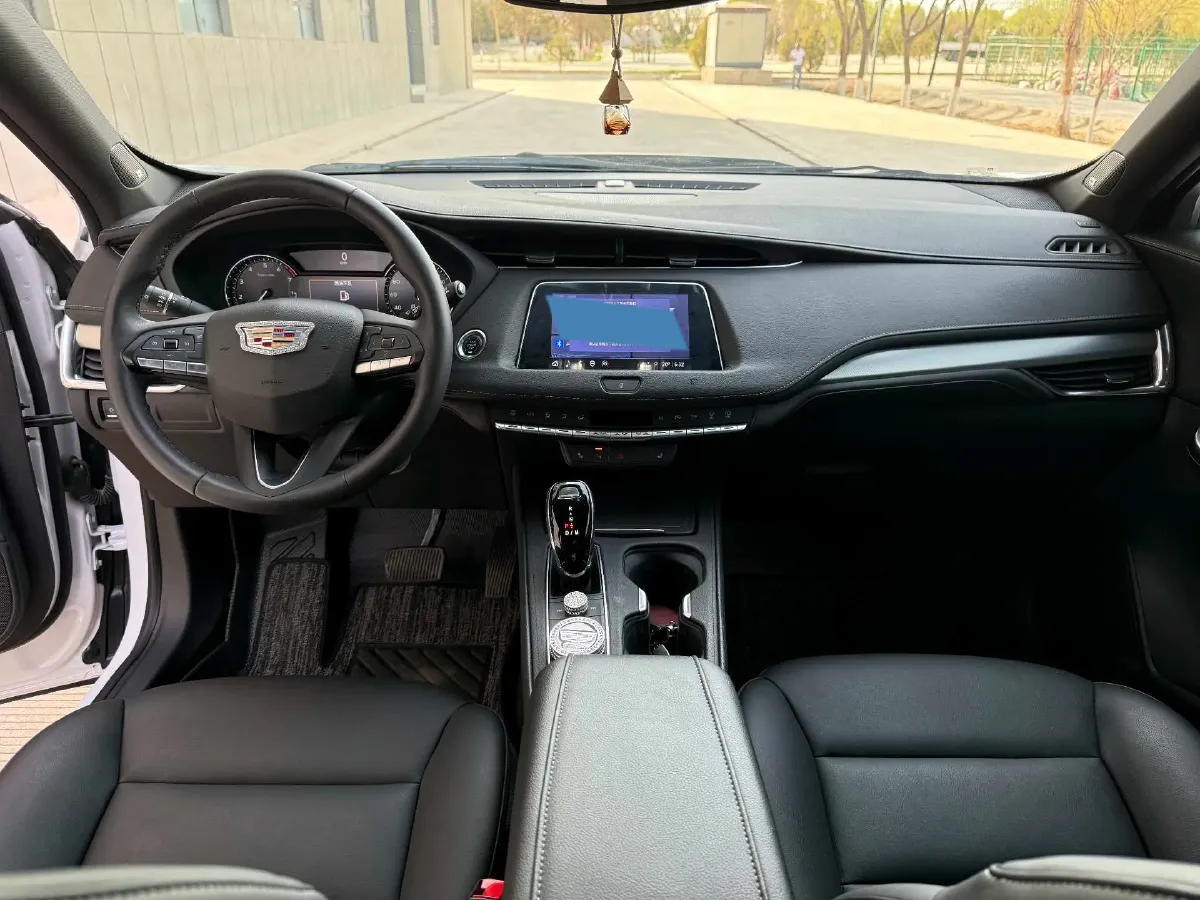 2021 Cadillac XT4 2.0T 237HP L4 9AT,autocango,china used car exporter,china ev exporter,chinese used car exporter,chinese used ev exporter