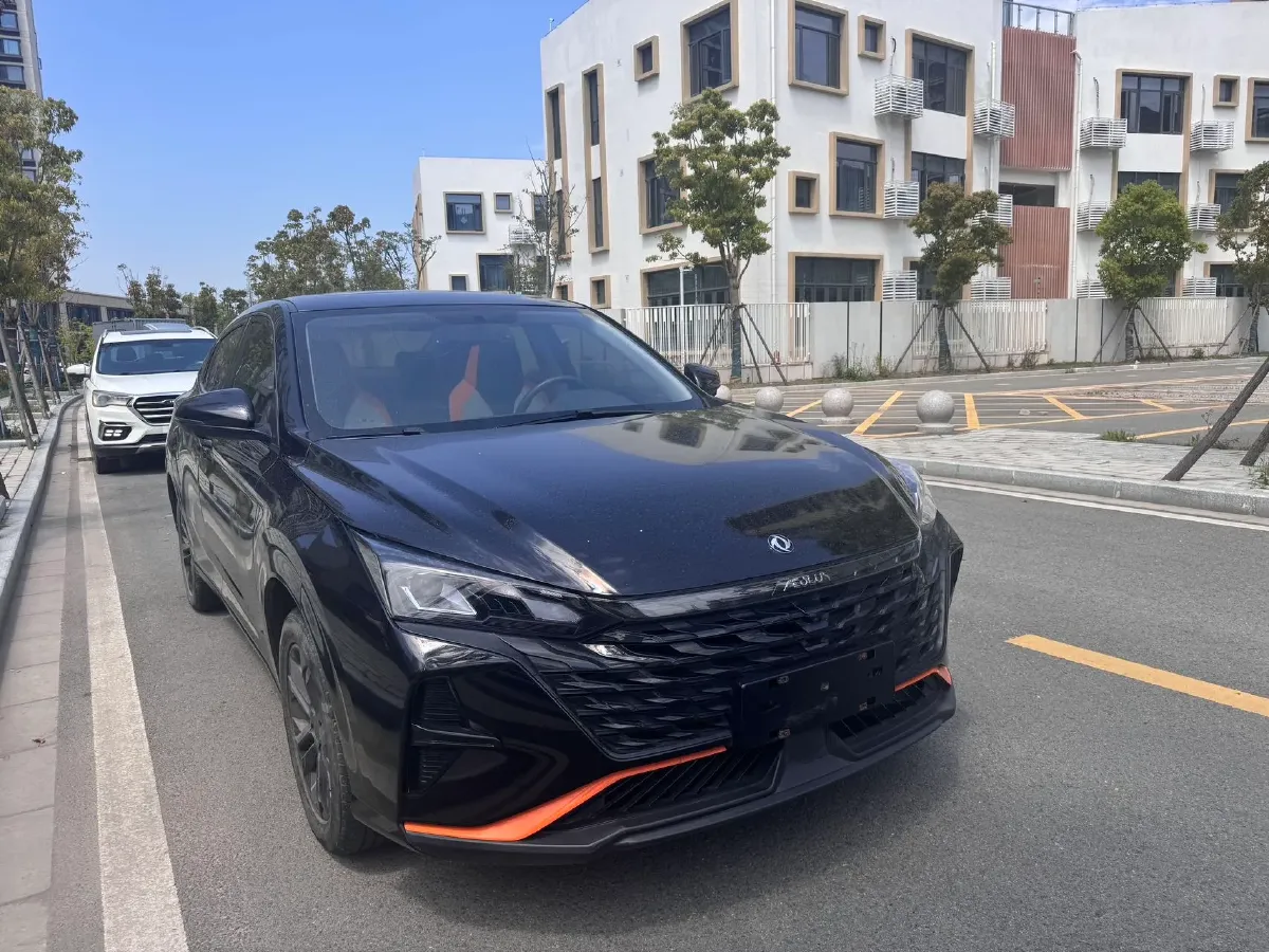2023 DongFeng Aeolus YiXuan 1.5L 125HP L4 6DCT,autocango,china used car exporter,china ev exporter,chinese used car exporter,chinese used ev exporter