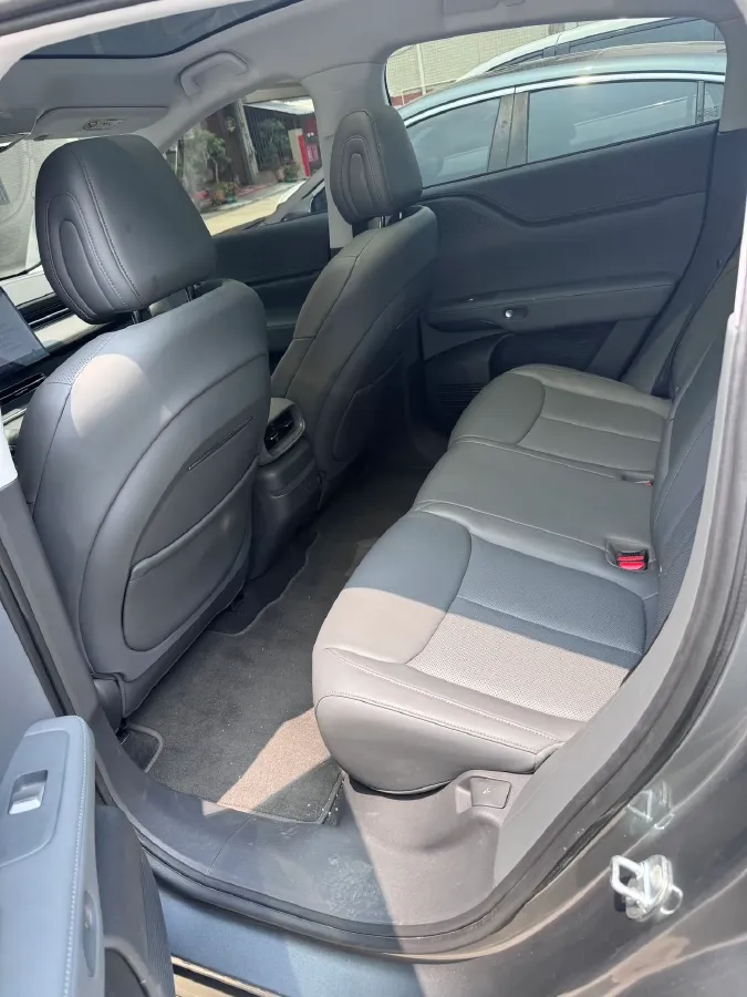 2025 Xpeng G6 BEV 68.5KWH,autocango,china used car exporter,china ev exporter,chinese used car exporter,chinese used ev exporter