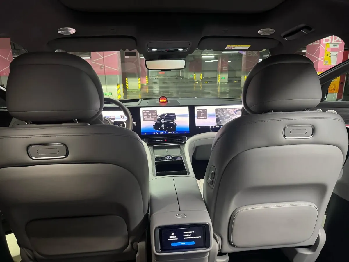 2025 AITO AITO M9 REEV 160HP REEV 52KWH,autocango,china used car exporter,china ev exporter,chinese used car exporter,chinese used ev exporter