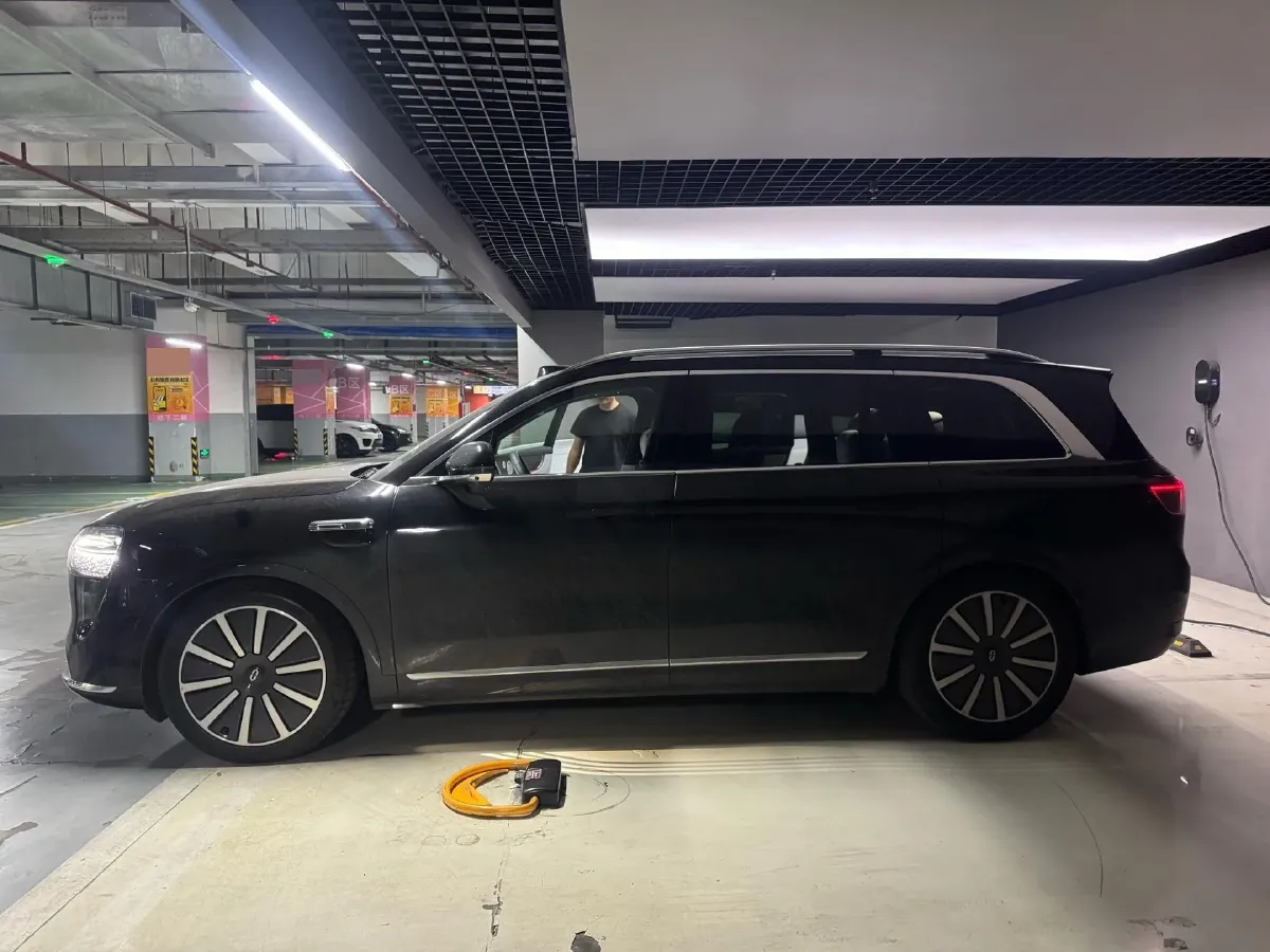 2025 AITO AITO M9 REEV 160HP REEV 52KWH,autocango,china used car exporter,china ev exporter,chinese used car exporter,chinese used ev exporter