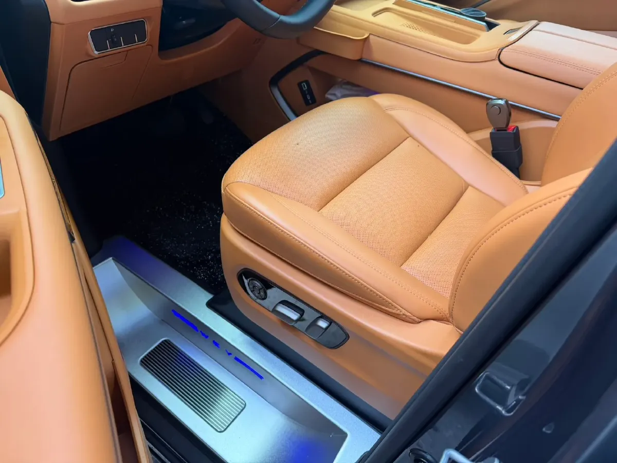 2025 WEY HighMountain 1.5T 170HP L4 4DHT PHEV,autocango,china used car exporter,china ev exporter,chinese used car exporter,chinese used ev exporter