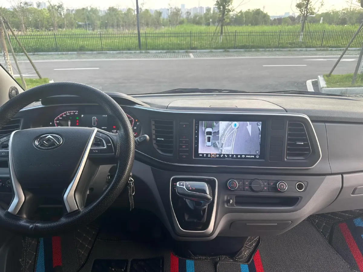 2025 MAXUS XinTu V80 2.0T 147HP L4 9AT,autocango,china used car exporter,china ev exporter,chinese used car exporter,chinese used ev exporter