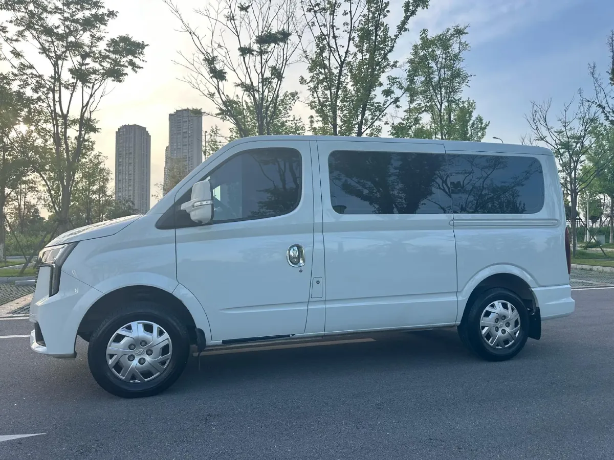 2025 MAXUS XinTu V80 2.0T 147HP L4 9AT,autocango,china used car exporter,china ev exporter,chinese used car exporter,chinese used ev exporter