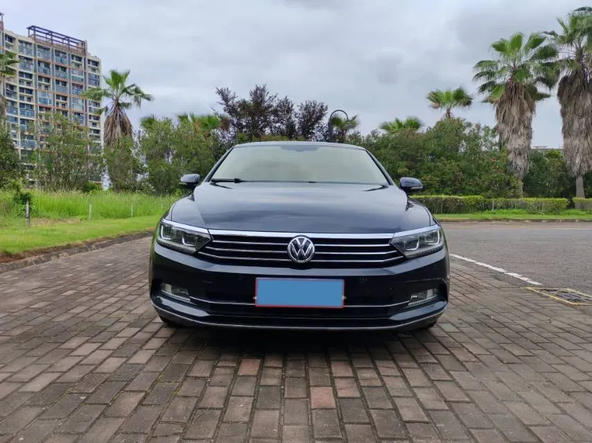 2019 Volkswagen Magotan 2.0T 186HP L4 7DCT,autocango,china used car exporter,china ev exporter,chinese used car exporter,chinese used ev exporter