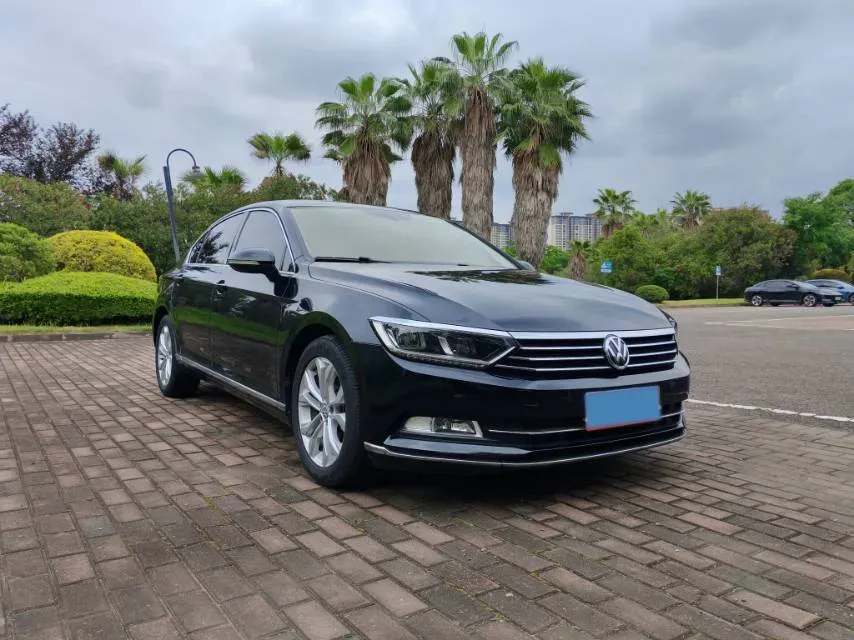 2019 Volkswagen Magotan 2.0T 186HP L4 7DCT,autocango,china used car exporter,china ev exporter,chinese used car exporter,chinese used ev exporter
