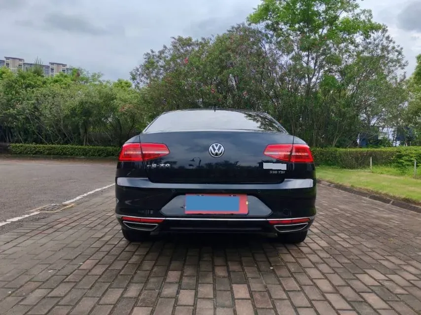 2019 Volkswagen Magotan 2.0T 186HP L4 7DCT,autocango,china used car exporter,china ev exporter,chinese used car exporter,chinese used ev exporter