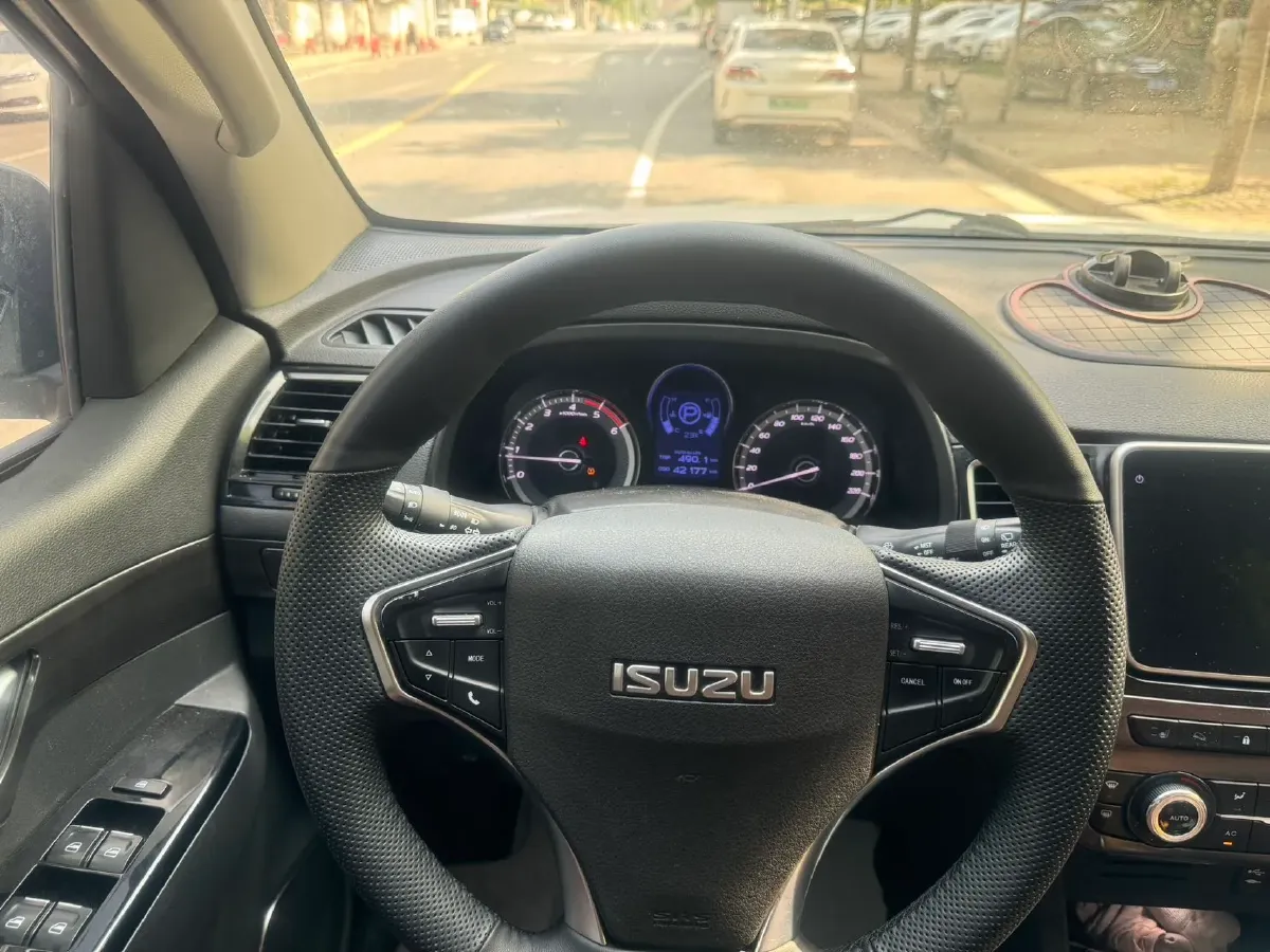 2018 Isuzu Mu-X 1.9T 163HP L4 6AT,autocango,china used car exporter,china ev exporter,chinese used car exporter,chinese used ev exporter