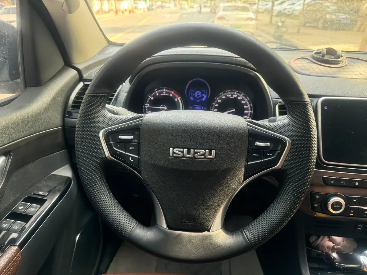 2018 Isuzu Mu-X 1.9T 163HP L4 6AT,autocango,china used car exporter,china ev exporter,chinese used car exporter,chinese used ev exporter