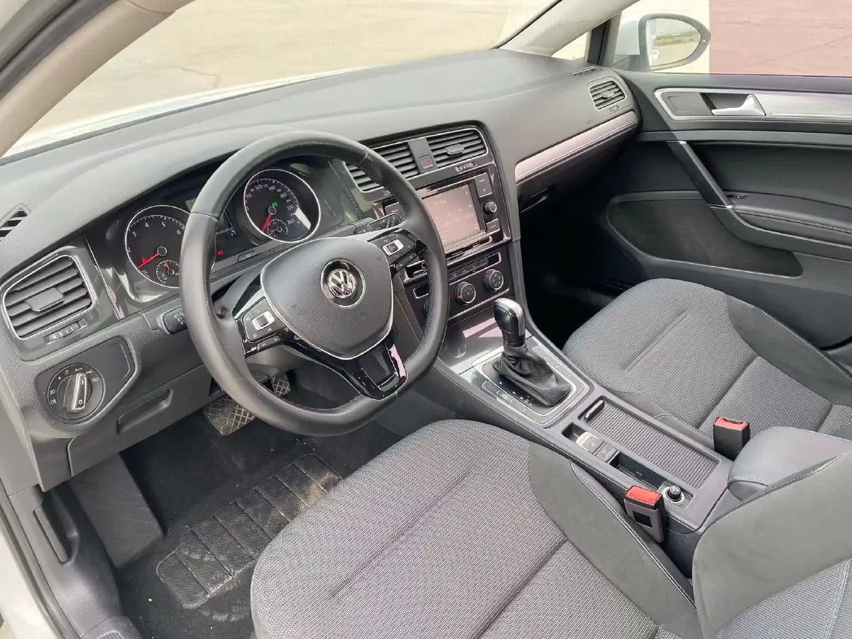 2018 Volkswagen Golf 1.4T 131HP L4 7DCT,autocango,china used car exporter,china ev exporter,chinese used car exporter,chinese used ev exporter